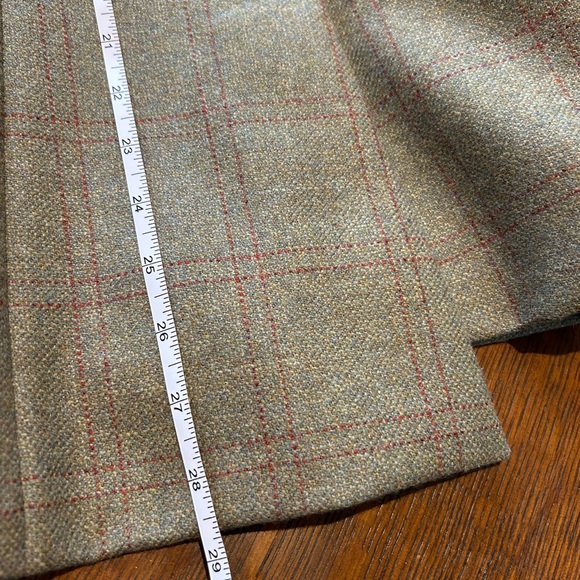 Beautiful Purdey Tweed Riding Jacket - Picture 6 of 7